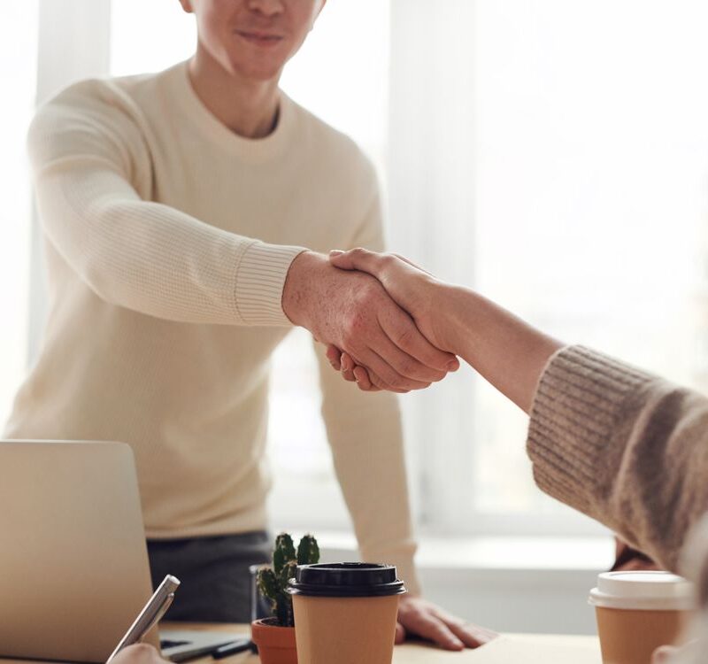 cumplir antes con Verifactu Equipo de trabajo adelantado - ventaja competitiva cumpliendo antes con Verifactu