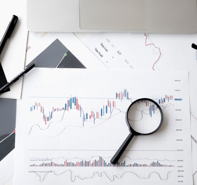 Una factura todo conectado en Holded - ERP que integra contabilidad cobros y banco automáticamente
