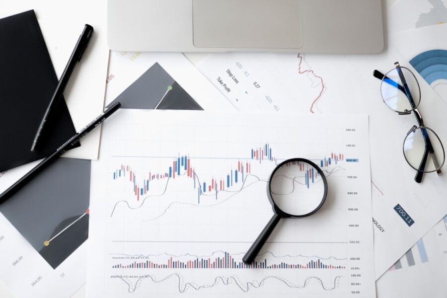Una factura todo conectado en Holded - ERP que integra contabilidad cobros y banco automáticamente