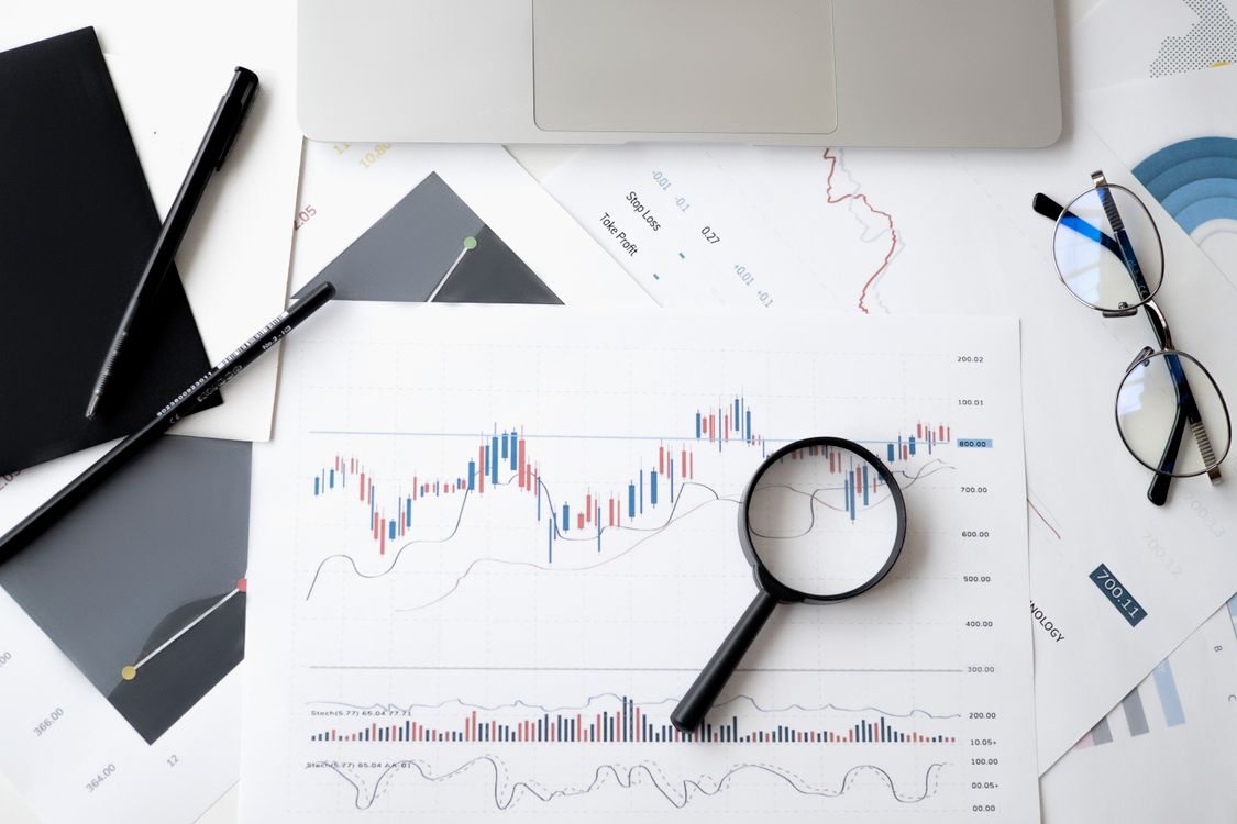 Una factura todo conectado en Holded - ERP que integra contabilidad cobros y banco automáticamente